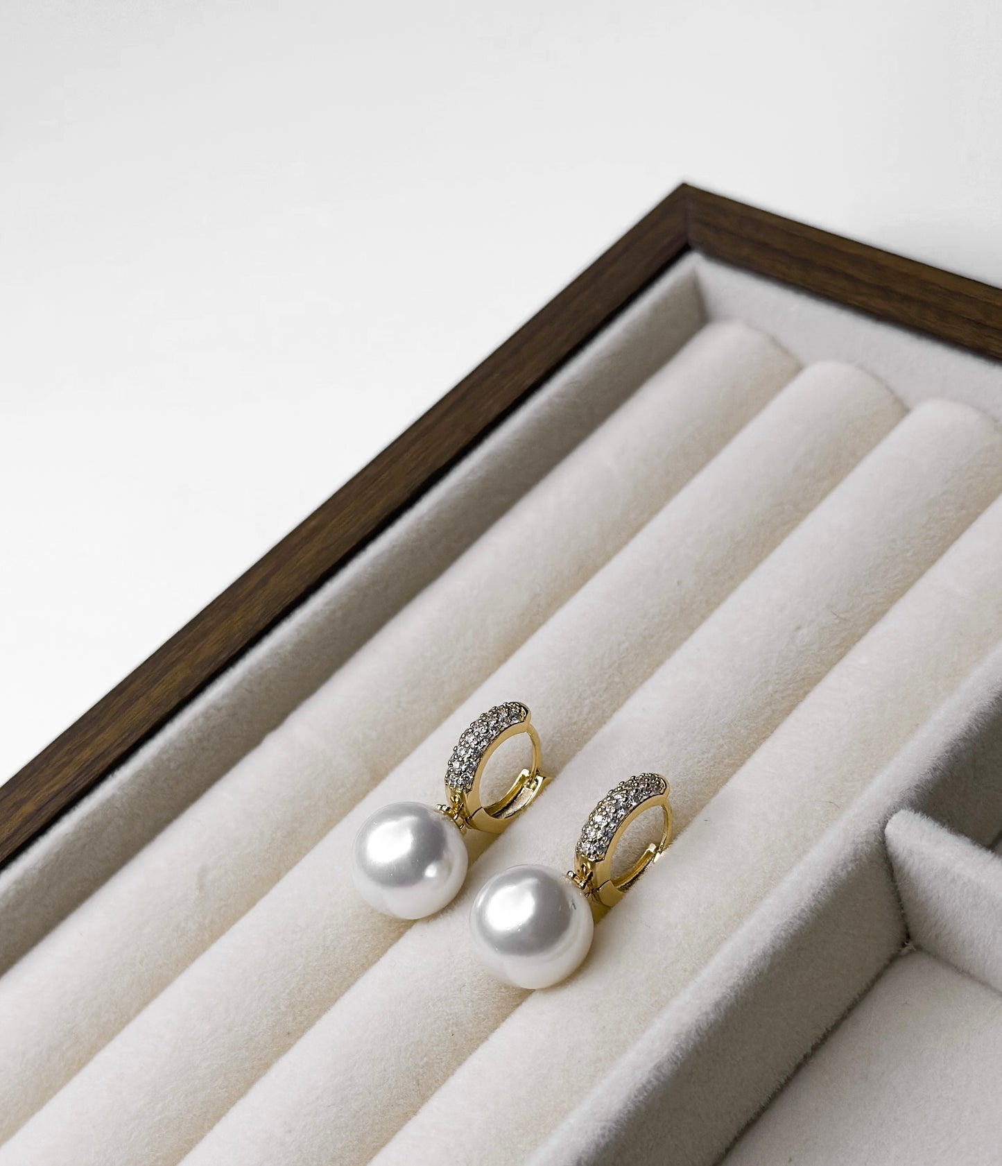 Èmira - עגילים